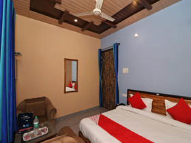 Flagship 13686 Rudraksh Hotel