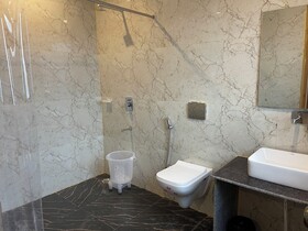 The White Oak Corbett Spa & Resort