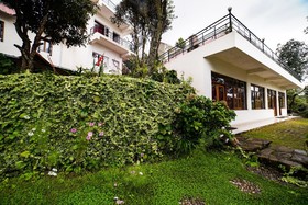 Rhodo Re Treat And Kafal Cottage by OYO Rooms