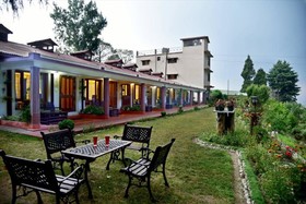 Xomotel- Ranikhet Heights