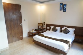 Dewdrop Pride Inn