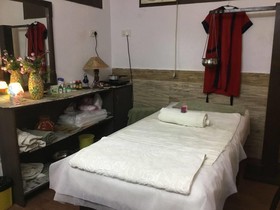 Hotel Ganesha Inn
