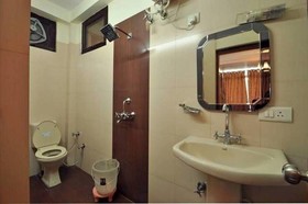 Hotel Ganesha Inn