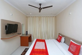 Goroomgo Bhagirath Inn Tapovan Rishikesh