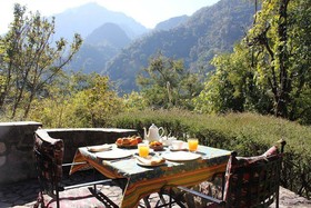 Neemrana's Glasshouse on The Ganges
