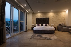 Holywater Hotel By Ganga Kinare