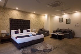 Holywater Hotel By Ganga Kinare