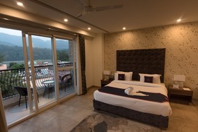 Holywater Hotel By Ganga Kinare
