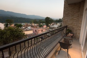 Holywater Hotel By Ganga Kinare