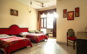 Hotel Neeraj Bhawan