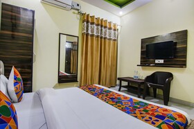 Hotel Pushp Kunj By FabHotel