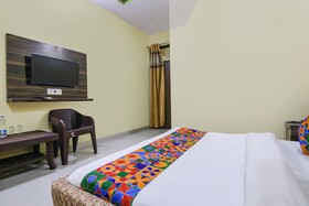 Hotel Pushp Kunj By FabHotel