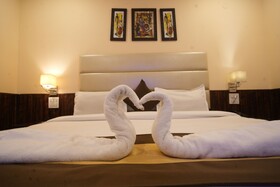 Hotel Royale Hills
