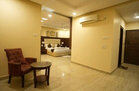 Hotel Royale Hills