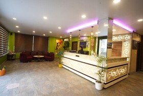 Hotel Royale Hills