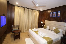 Hotel Royale Hills
