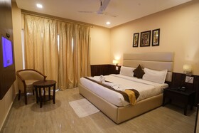 Hotel Royale Hills