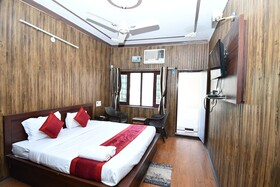 Hotel Shivaay Paradise