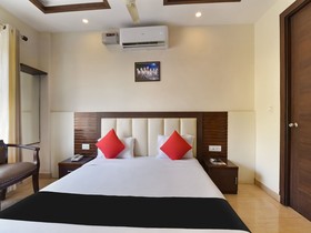 Capital O 37973 Hotel Shiv Vilas
