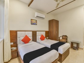 Capital O 37973 Hotel Shiv Vilas