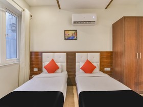 Capital O 37973 Hotel Shiv Vilas