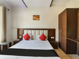 Capital O 37973 Hotel Shiv Vilas