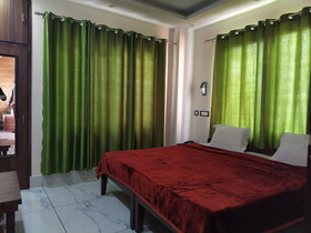 Hotel The Raja Palace