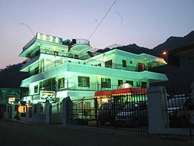 Laxman Jhula Divine Resort & Spa
