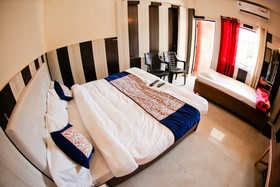 Ln Hotel & Restaurant