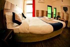 Ln Hotel & Restaurant