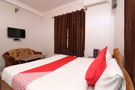 OYO 14185 Laxmi Yellow Guest House