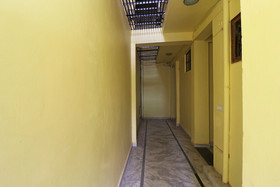 OYO 14185 Laxmi Yellow Guest House