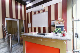 OYO 14185 Laxmi Yellow Guest House
