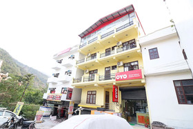 OYO 14185 Laxmi Yellow Guest House