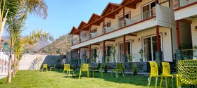Qcent Woods Spa & Resort