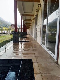 Qcent Woods Spa & Resort