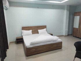 Tirath Hotel