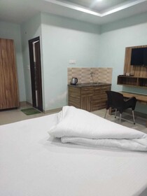 Tirath Hotel