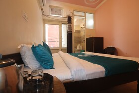 Triple One Hostels And Hotels