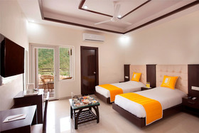 X Hotel By Bloom