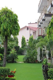 Yog Niketan By Sanskriti