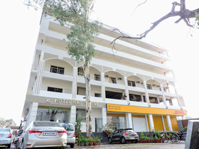 Hotel Rajmahal
