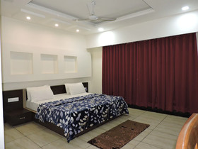 Hotel Rajmahal