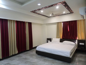 Hotel Rajmahal