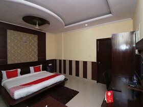 Hotel Chilana Tower by OYO