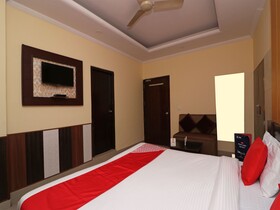 Hotel Chilana Tower by OYO
