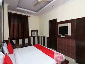 Hotel Chilana Tower by OYO