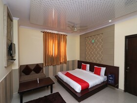 Hotel Chilana Tower by OYO