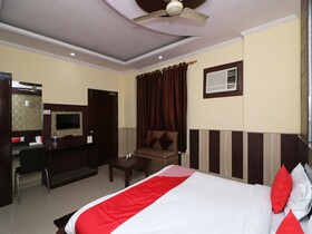 Hotel Chilana Tower by OYO