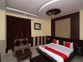 Hotel Chilana Tower by OYO